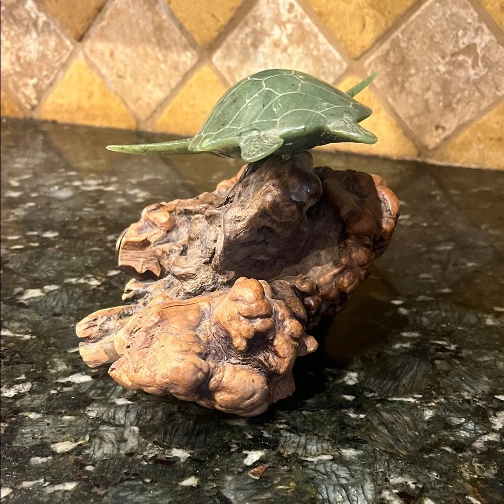 Green Sea Turtle Sculpture - Picture 4 of 5